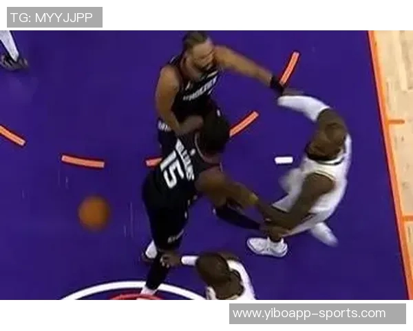 再来一节!狄龙琼斯发球失误芬克绝杀三分未中比赛进入加时激战 再来一节!狄龙琼斯发球失误芬克绝杀三分未中比赛进入加时激战