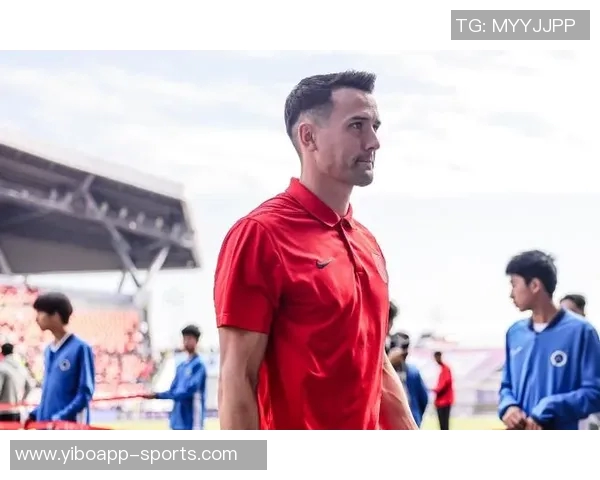 周定洋正式加盟深圳新鹏城完成与俱乐部签约仪式 周定洋正式加盟深圳新鹏城完成与俱乐部签约仪式